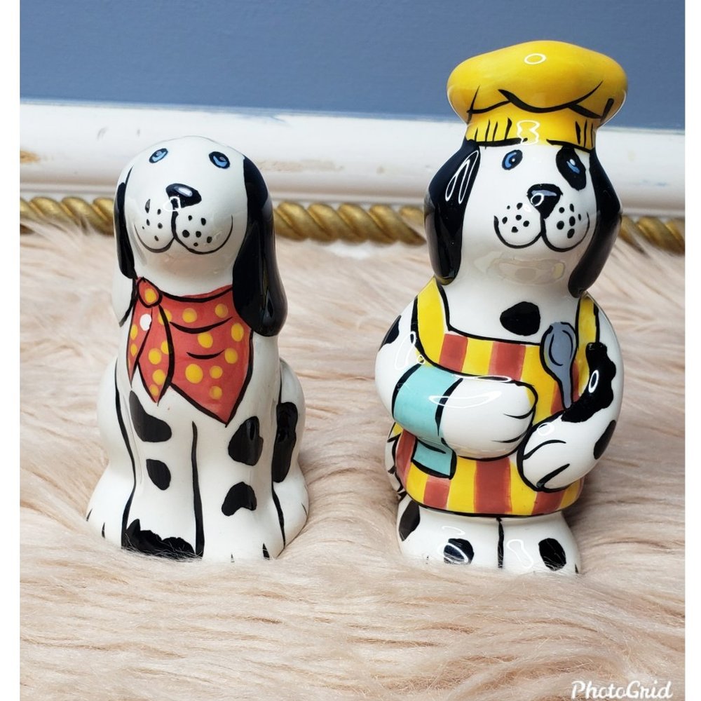 VINTAGE DOGGIE CHEFS SALT & PEPPER SHAKERS -2 QTY